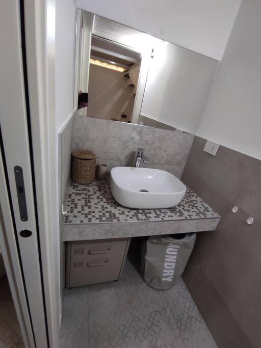 Duomo Porta Venezia Mini Loft Con Wifi E Netflix Apartman Milánó Kültér fotó