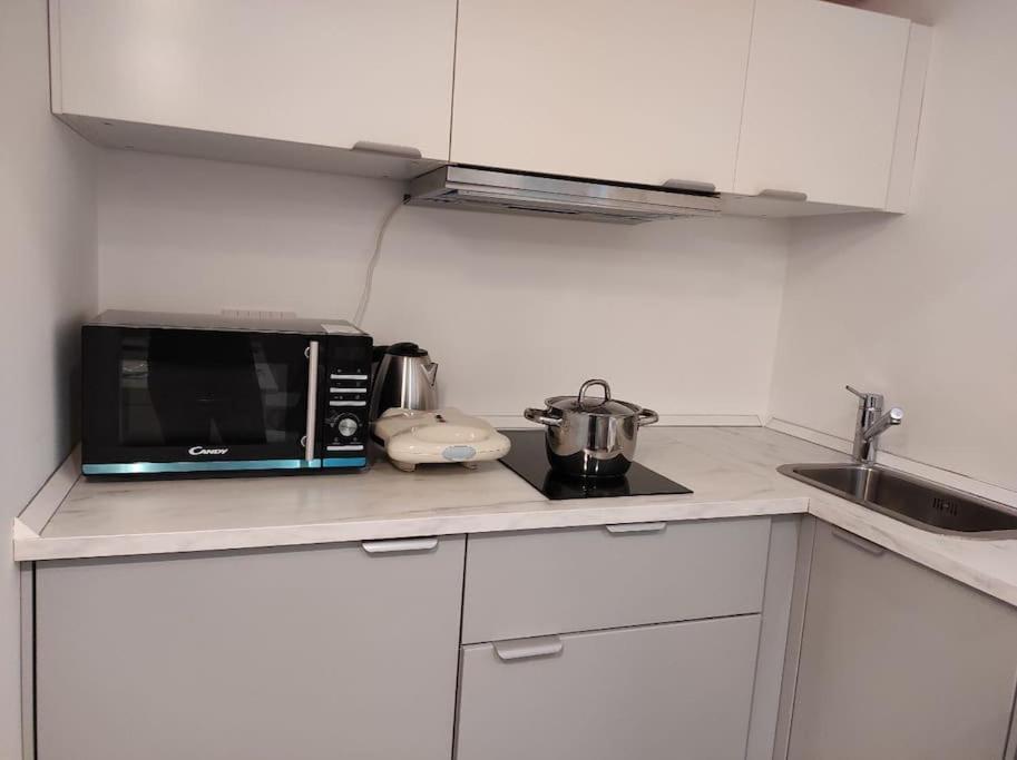 Duomo Porta Venezia Mini Loft Con Wifi E Netflix Apartman Milánó Kültér fotó