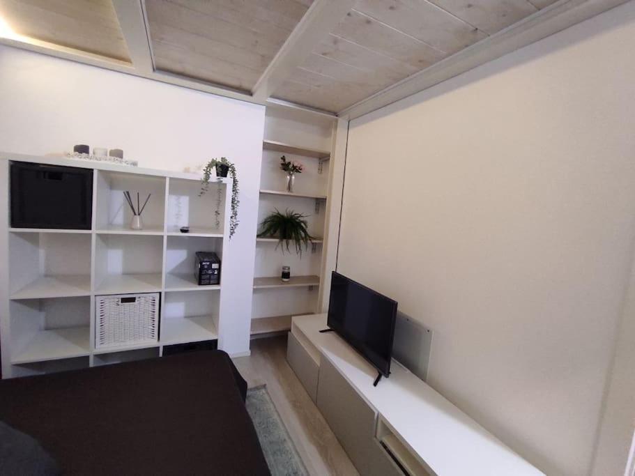 Duomo Porta Venezia Mini Loft Con Wifi E Netflix Apartman Milánó Kültér fotó