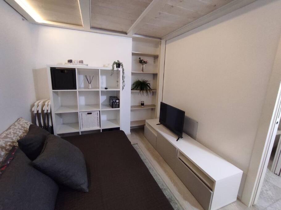 Duomo Porta Venezia Mini Loft Con Wifi E Netflix Apartman Milánó Kültér fotó