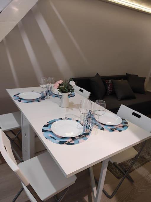 Duomo Porta Venezia Mini Loft Con Wifi E Netflix Apartman Milánó Kültér fotó