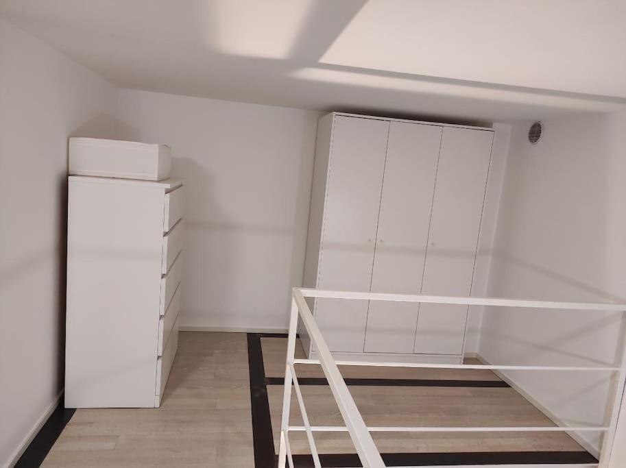 Duomo Porta Venezia Mini Loft Con Wifi E Netflix Apartman Milánó Kültér fotó