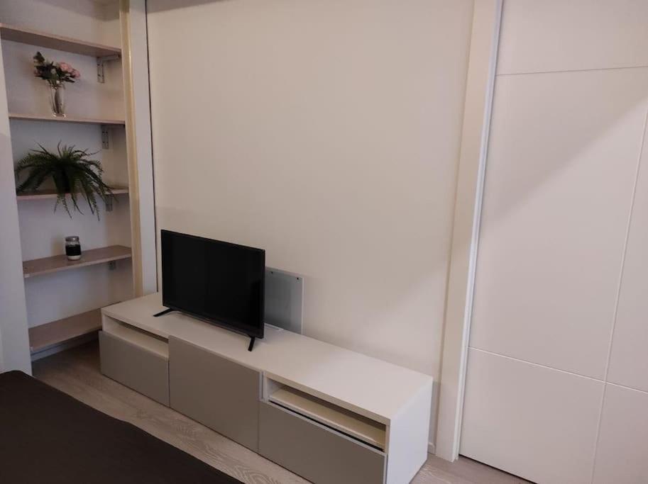 Duomo Porta Venezia Mini Loft Con Wifi E Netflix Apartman Milánó Kültér fotó